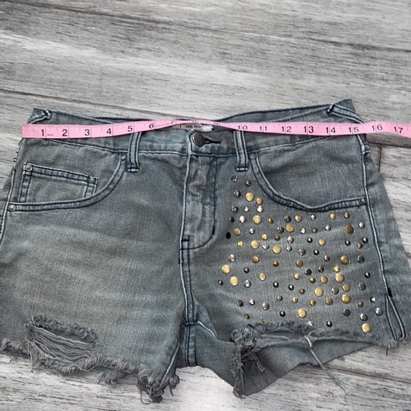 FREE PEOPLE Golden Hippie Studded Cutoff Jean Shorts Gray Raw Hem Distressed 27 - Picture 7 of 11